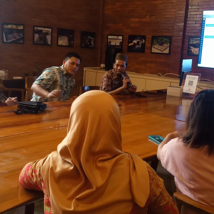 Diskusi tentang SID bersama Pemerintah Kalurahan Taman Martani, Sleman