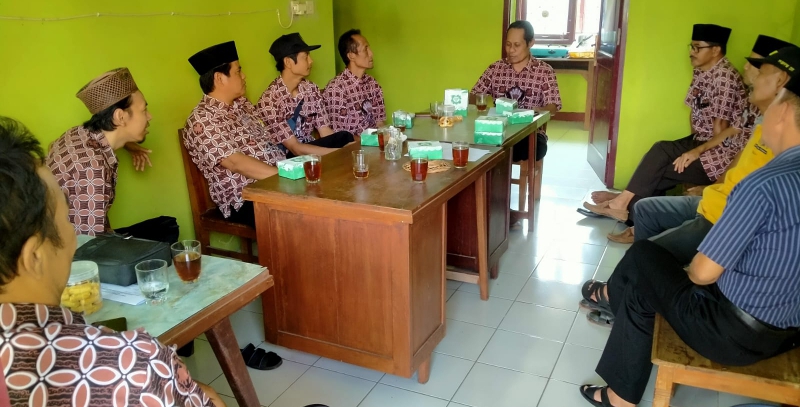 Koordinasi Bantuan Conveyor sampah